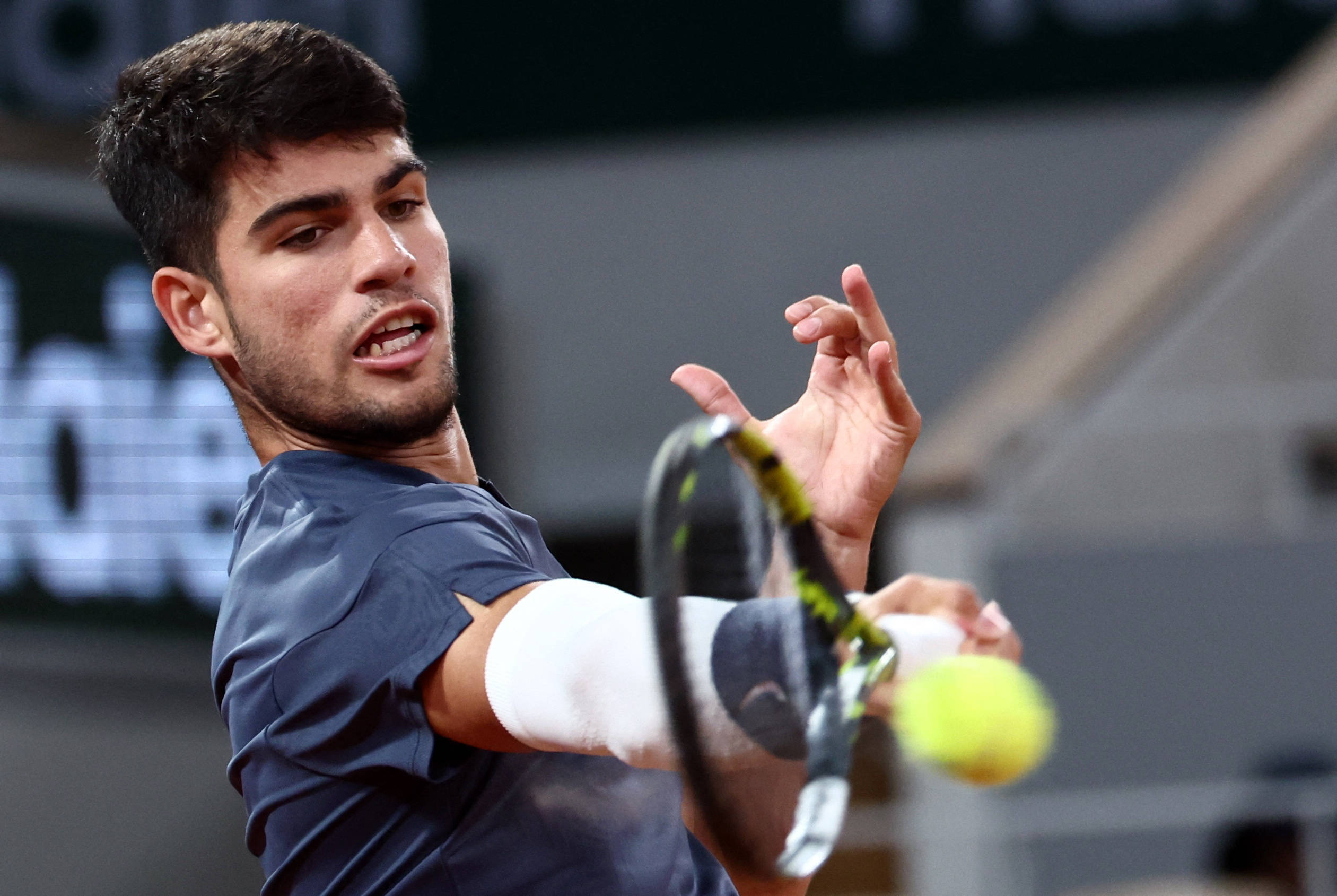 烈较量中虽 烈较量中虽