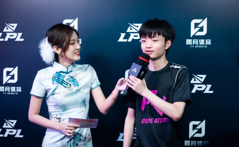 他把触球点 他把触球点